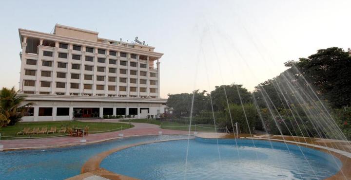 Sun N Sand Hotel